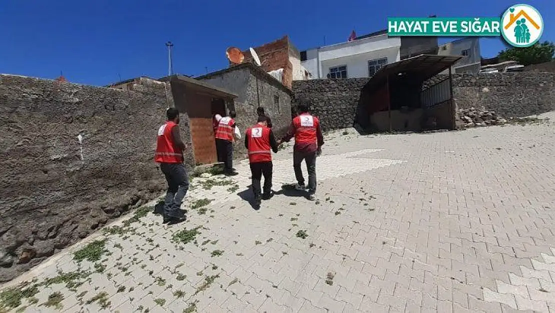 Kızılay'dan Çınar'da 160 aileye gıda yardımı