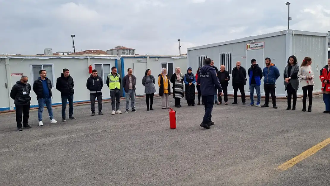 Konteyner Kentlerde Kalanlara Yangın Eğitimi Verildi