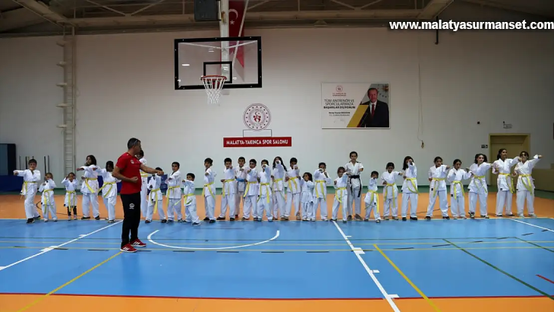 Konteyner kentte kalan çocuklara karate kıyafeti desteği