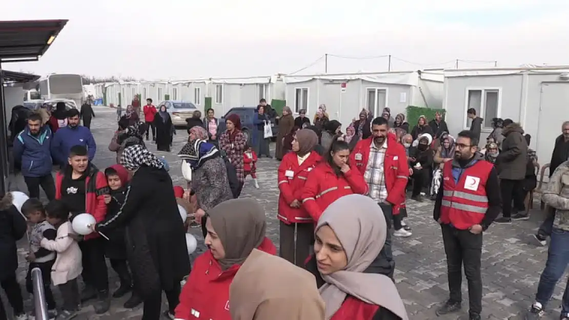 Konteyner kentte Türk Kızılay 100. Yıl Kütüphanesi açıldı