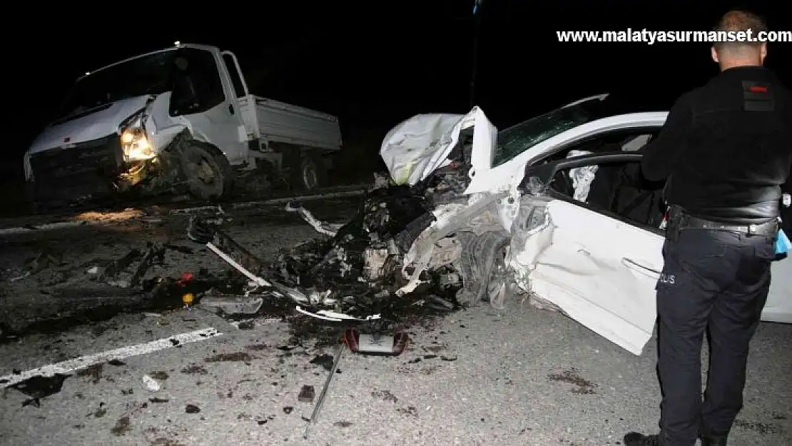 Konya'da 3 araç kaza yaptı: 4 yaralı