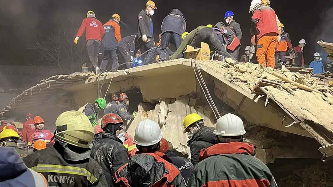 Konya'da çöken binayla ilgili 6 tutuklama