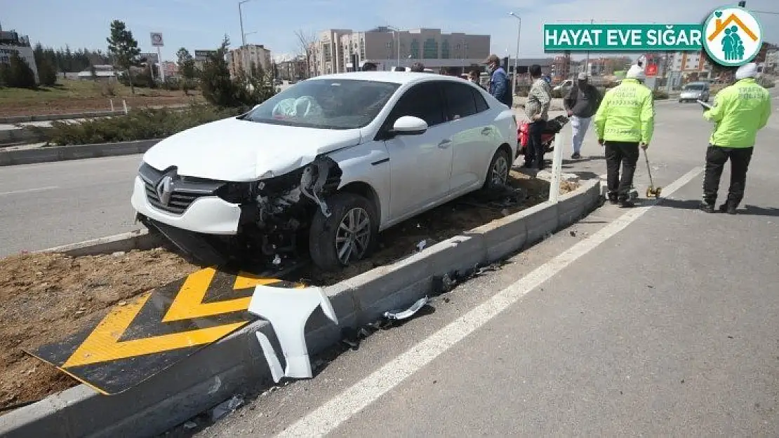 Konya'da motosikletle otomobil çarpıştı: 2 yaralı