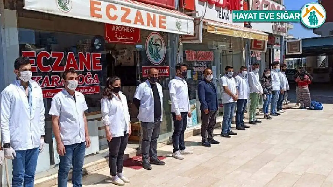 Korona virüsten hayatını kaybeden eczacılar 81 ilde düzenlenen programla anıldı
