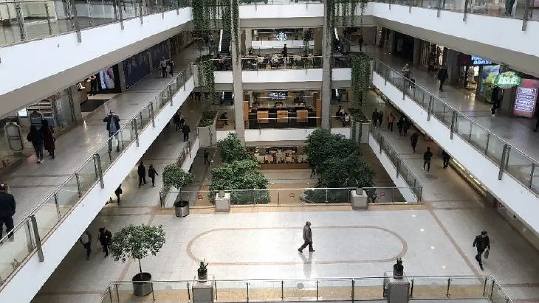 Korona virüsü alışveriş merkezlerini vurdu