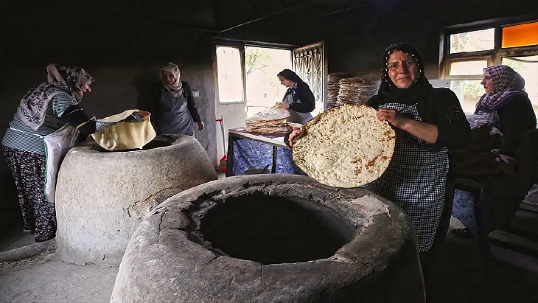 Köyde kurduğu tandır ekmek fırınında 7 kadına istihdam sağladı