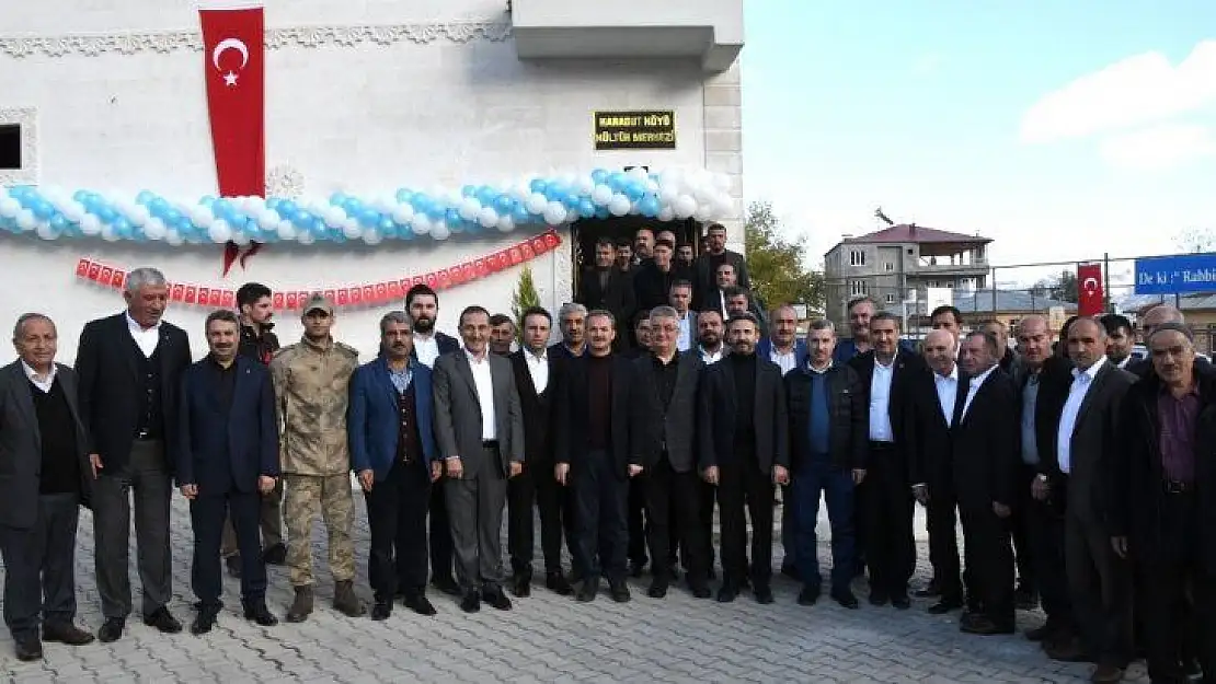 Köyüne olan vefa borcunu kültür merkezi yaparak ödedi