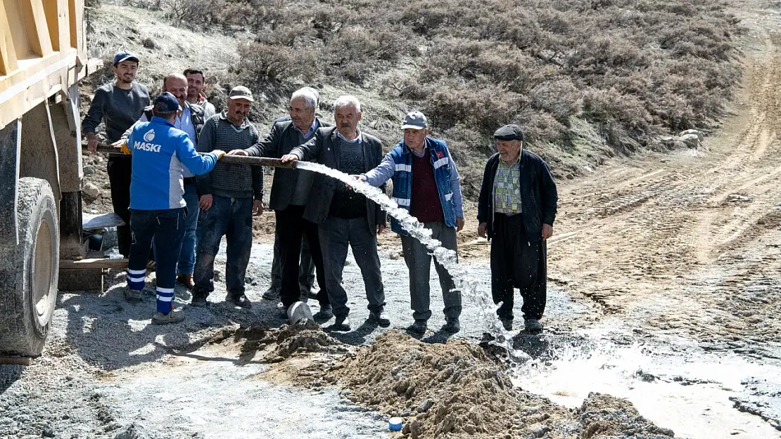 Kuluncak Karaçayır'da 30 Yıllık Su Çilesi Son Buldu!