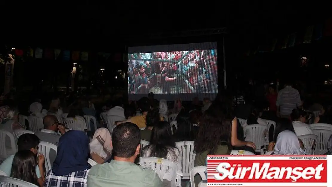 Kurtuluş Parkı'nda sinema keyfi