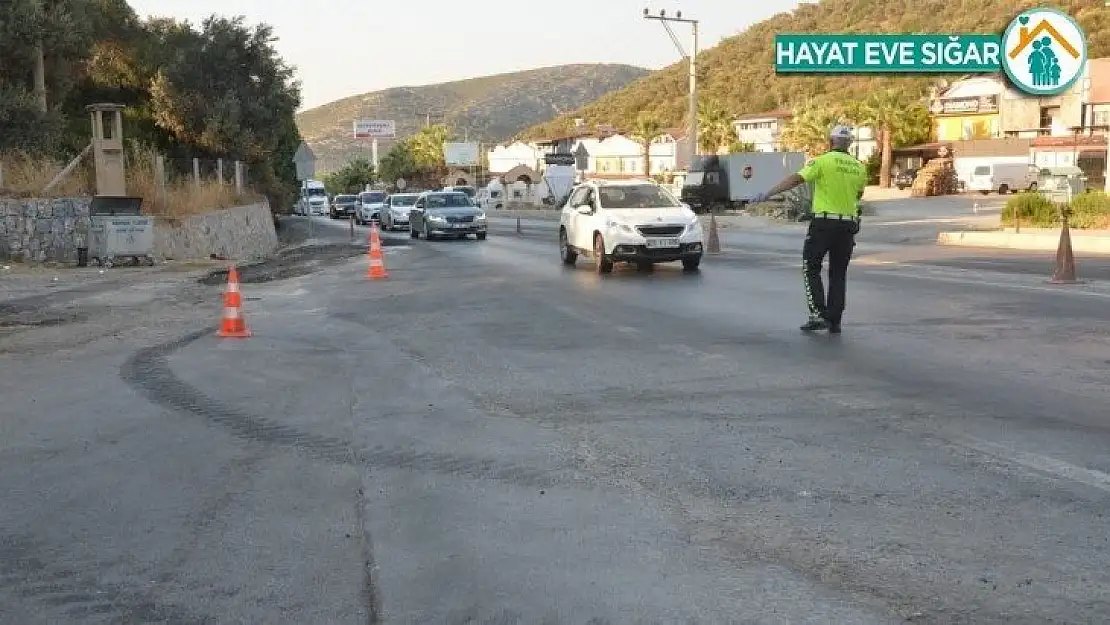 Kuşadası'da polis aranan 4 şüpheliyi yakaladı