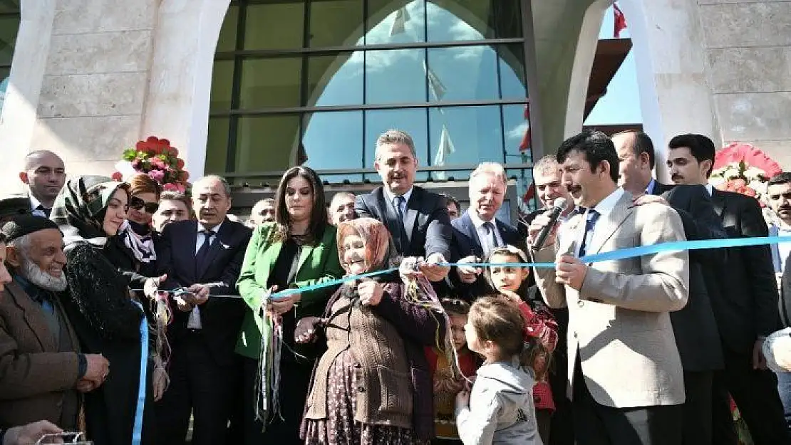 Kutludüğün'de görkemli açılış