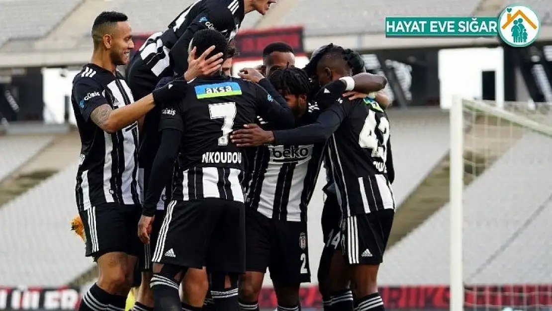 Lider Beşiktaş sahaya iniyor