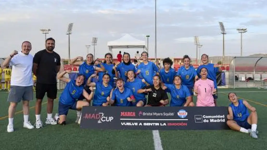 Lise Takımları Erasmus MADCUP'tan Dereceyle Döndüler