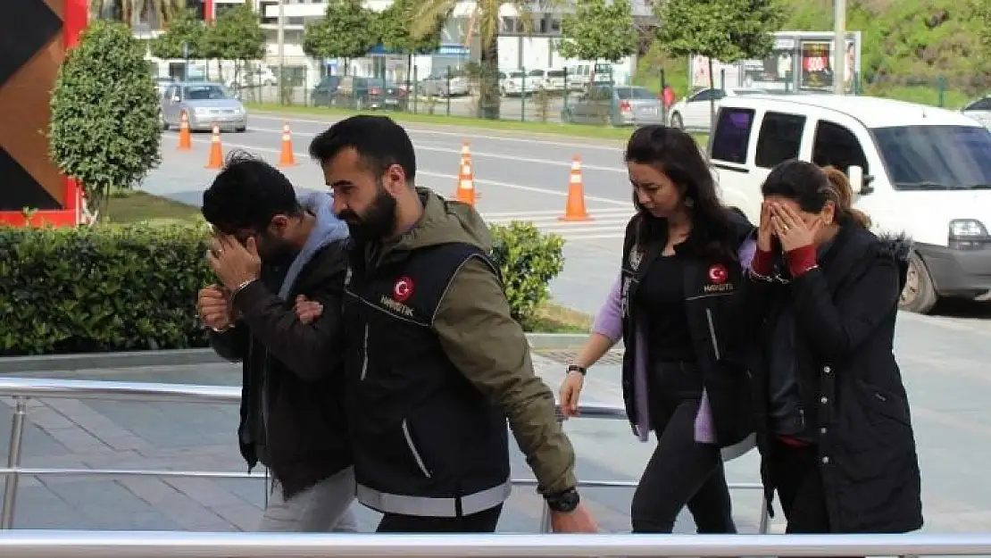 Lüks villayı uyuşturucu serasına çeviren şüphelilerden 1'i tutuklandı