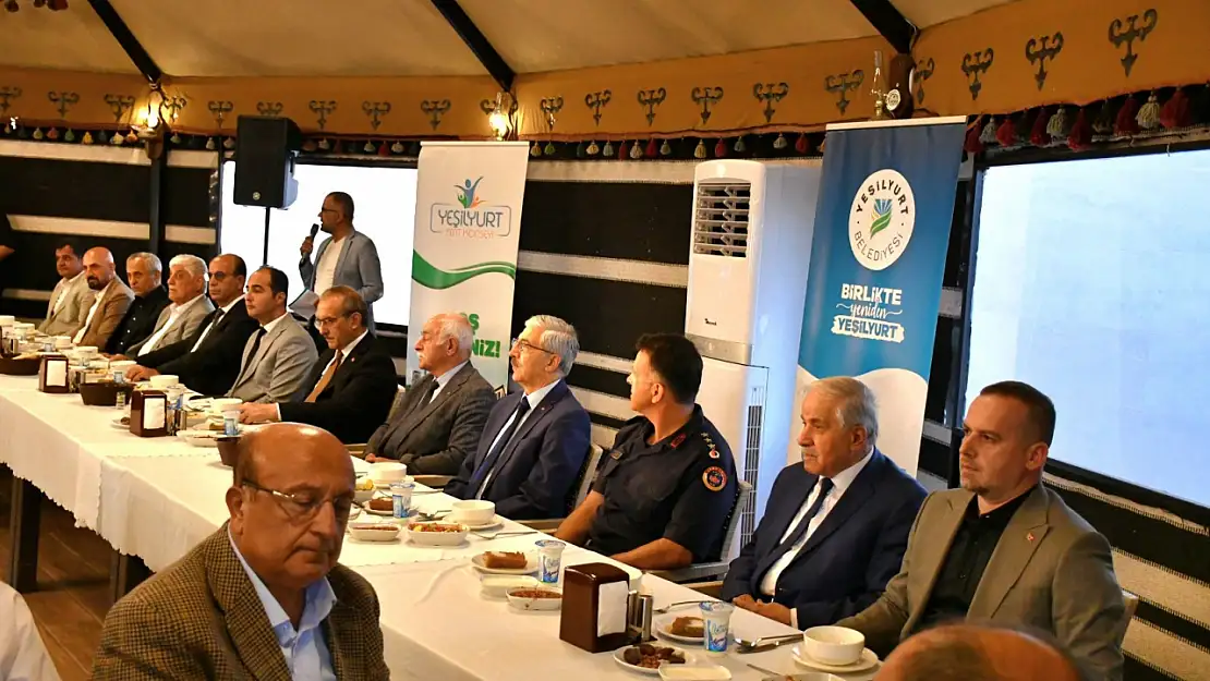 Başkan Karademir Yeşilyurt Belediyesi'nin Muharrem Ayı İftarına Katıldı