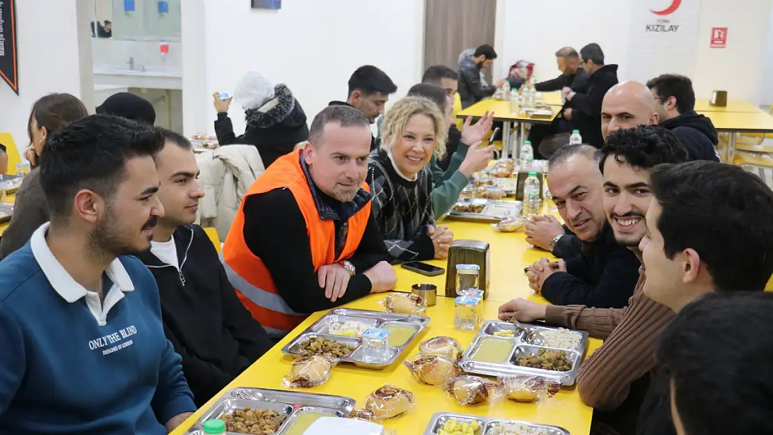 MAGİNDER Öğrenciler ve Hasta Yakınlarıyla Ramazan İftarında Bir Araya Geldi