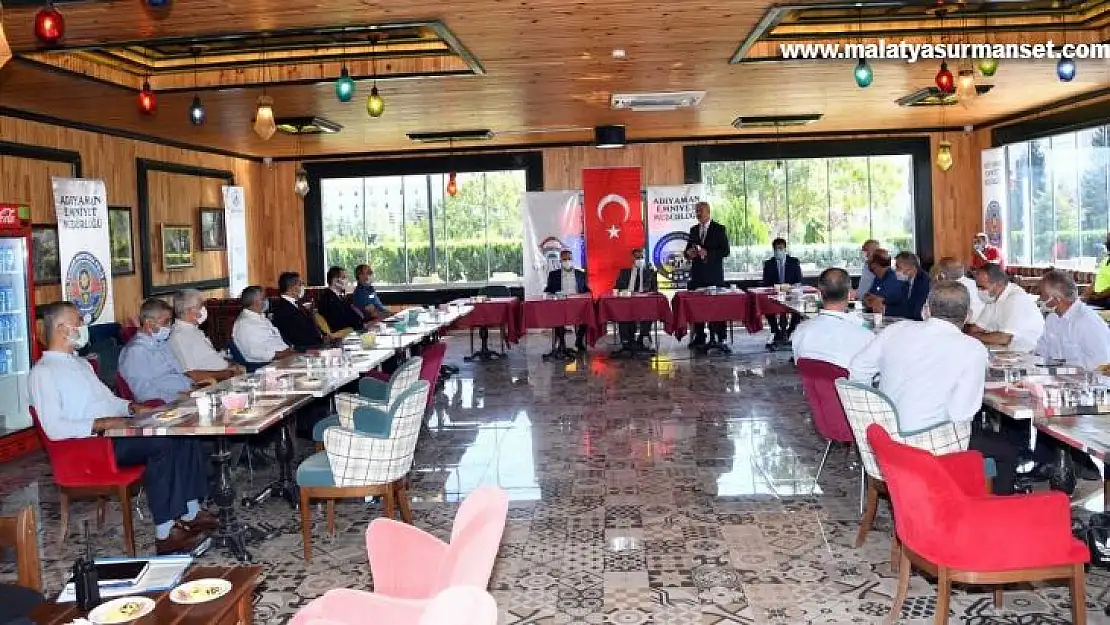 Mahalle muhtarları ile 'huzur ve güvenlik' toplantısı yapıldı