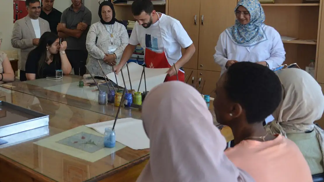 Malatya'da 15 Ülkeden Gelen Misafirler Sanatla Buluştu