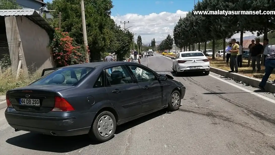 Malatya'da 2 ayrı trafik kazasında 6 kişi yaralandı