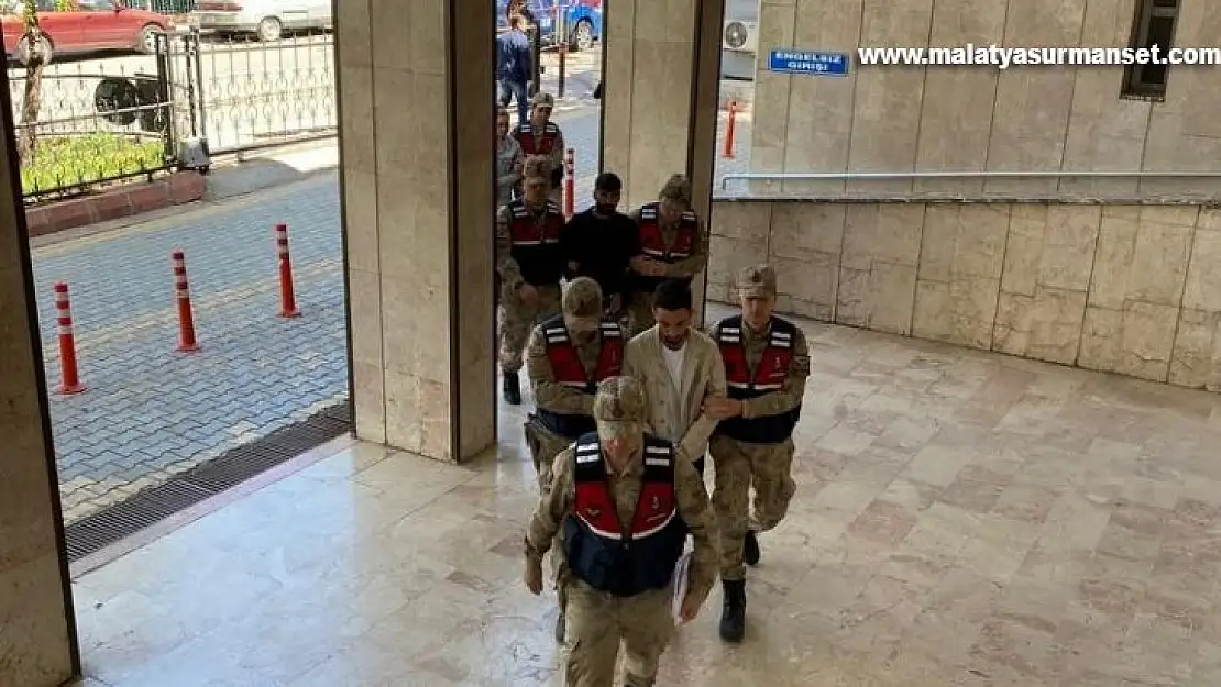 Malatya'da 2 ilçede 6 adrese eş zamanlı operasyon: 6 gözaltı