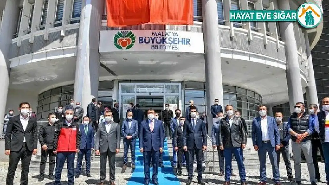 Malatya'da 200 ekiple 1,5 milyon maske dağıtılıyor