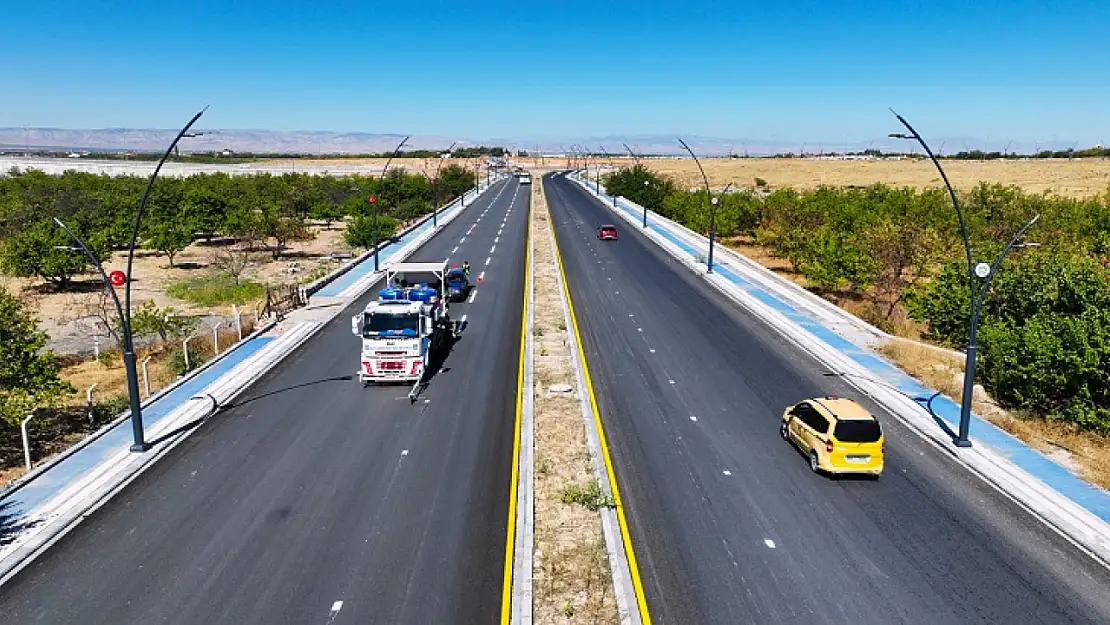 Malatya'da 870 Bin Metre Yol Çizgisi