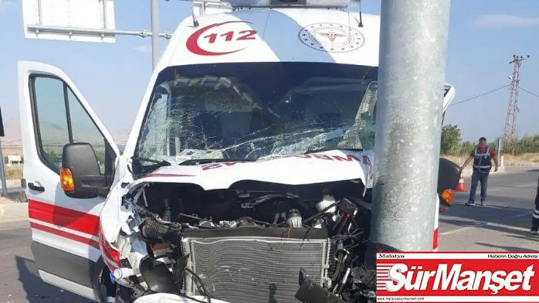Malatya'da ambulansla otomobil çarpıştı: 1 yaralı
