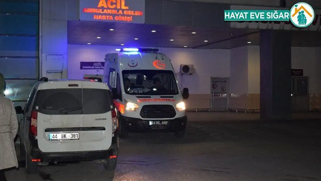 Malatya'da bıçaklı kavga: 1'i ağır 2 yaralı