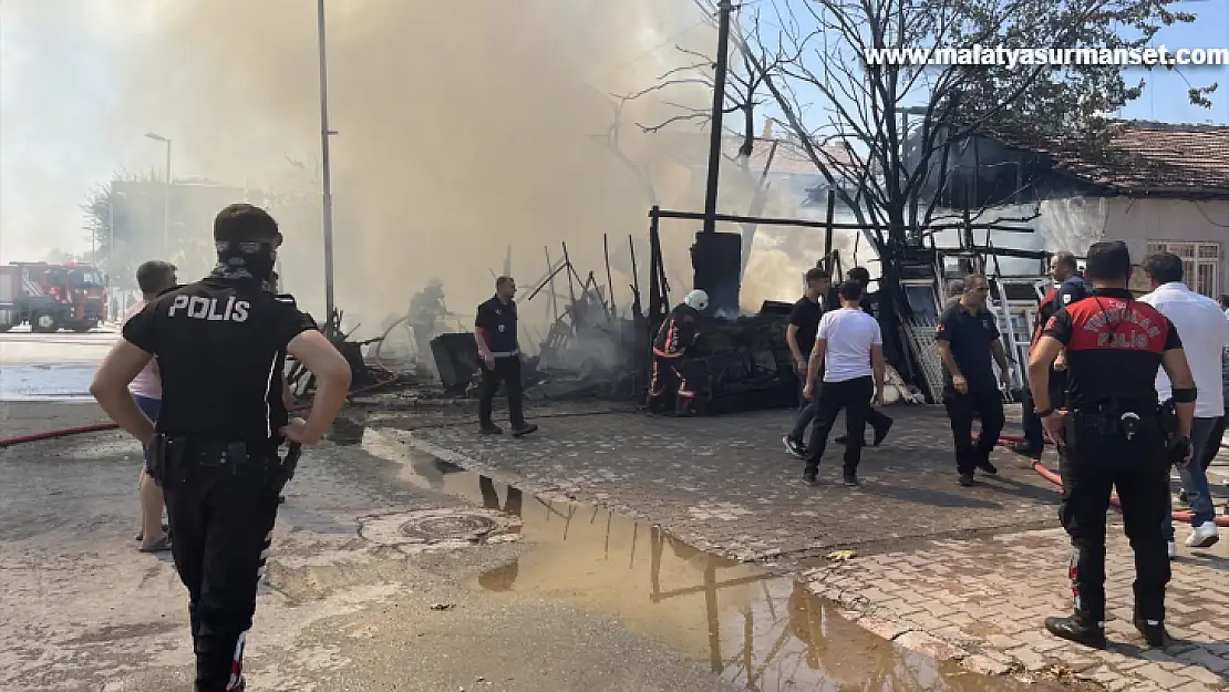 Malatya'da bir evin bahçesinde çıkın yangın söndürüldü