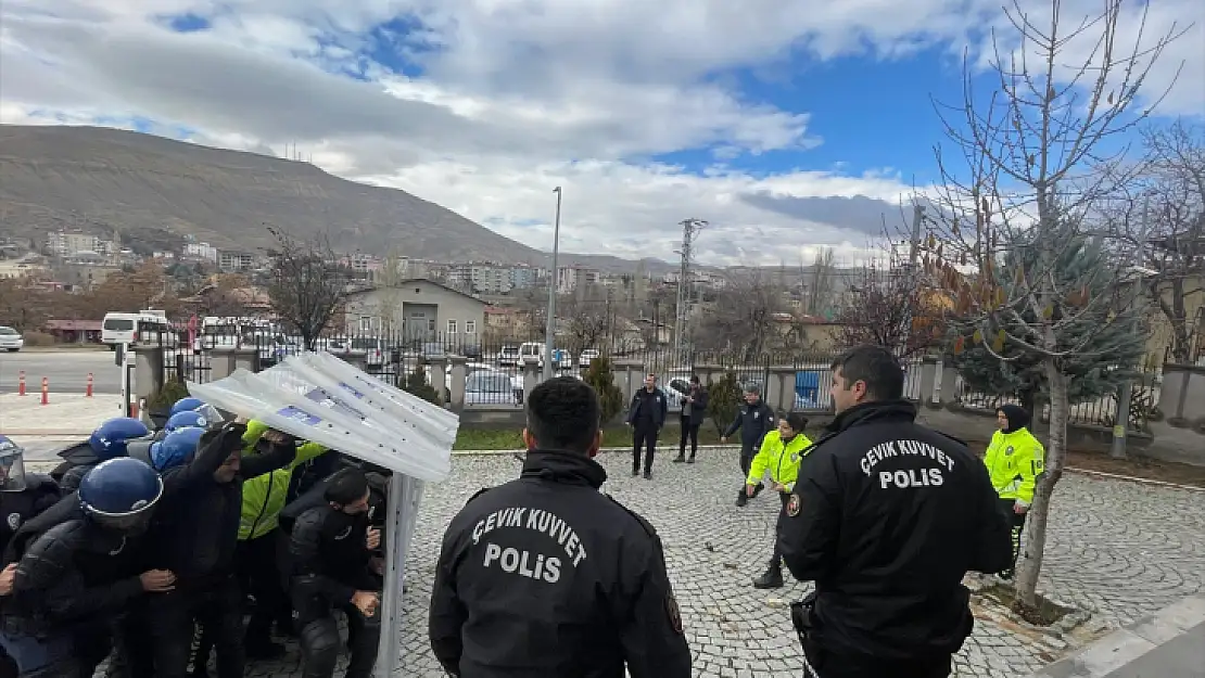 Malatya'da çevik kuvvet polisi tatbikat yaptı