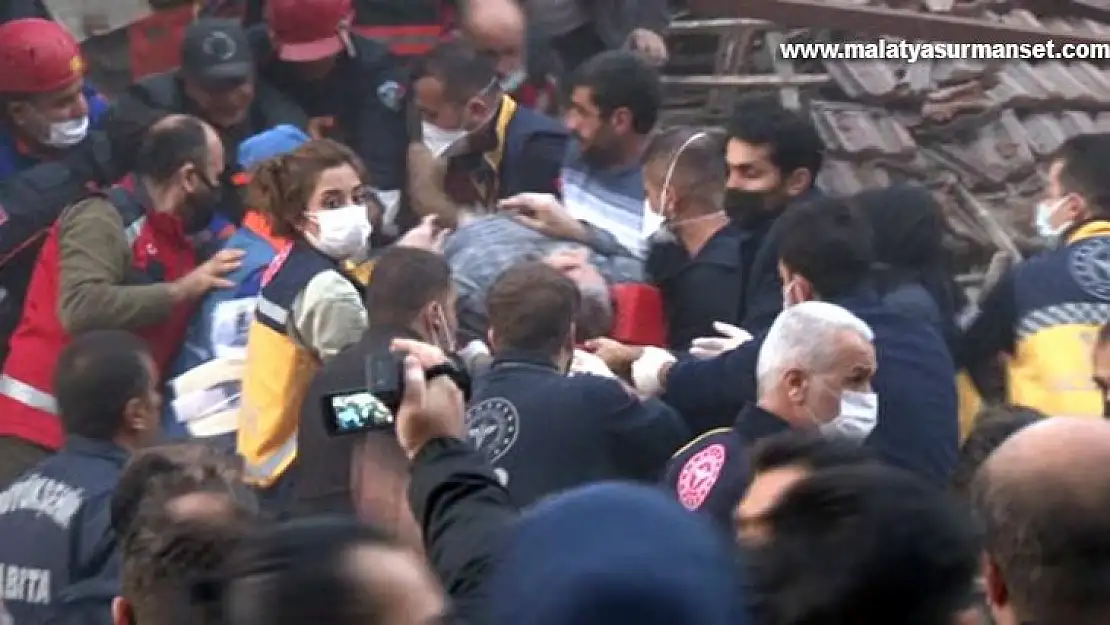 Malatya'da çöken binanın enkazından 3 kişi yaralı çıkartıldı