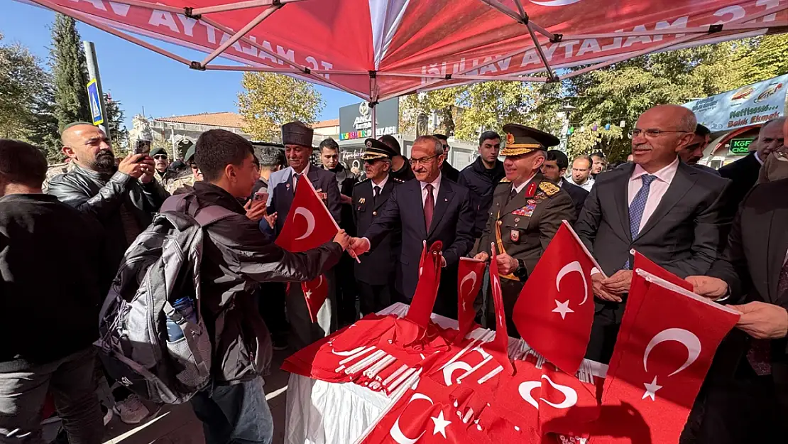 Malatya'da Cumhuriyet Bayramı dolayısıyla tören düzenlendi.