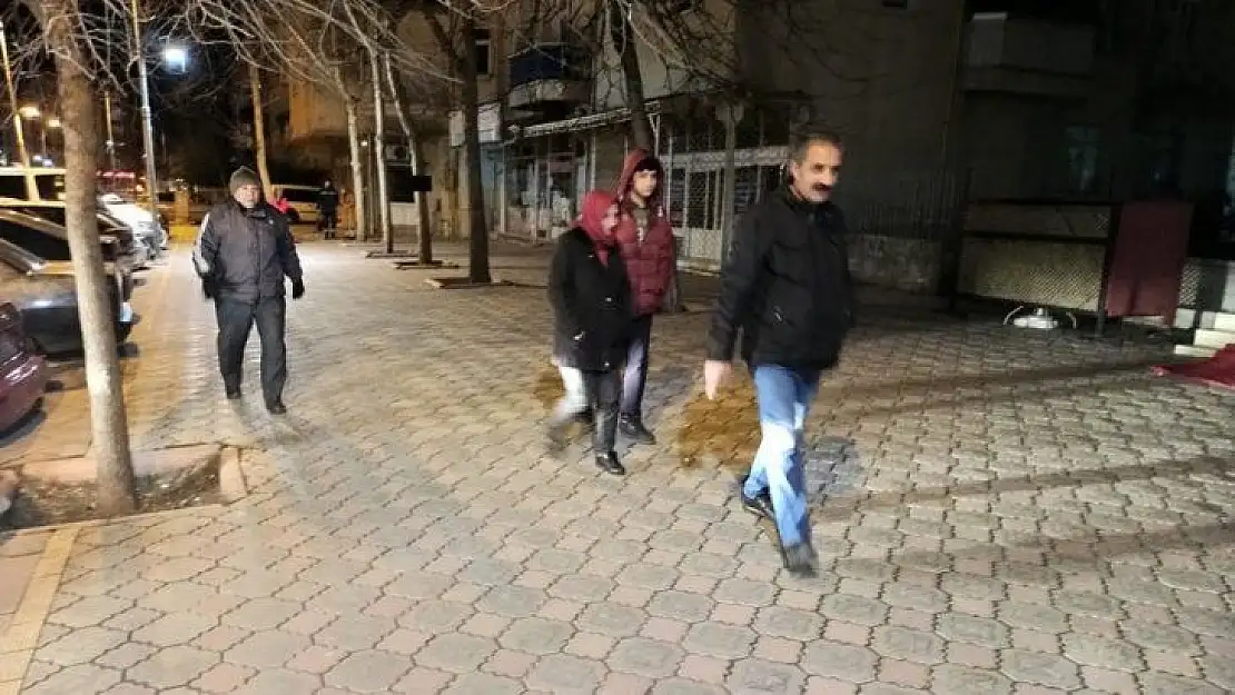 Malatya'da deprem korku ve paniğe neden oldu