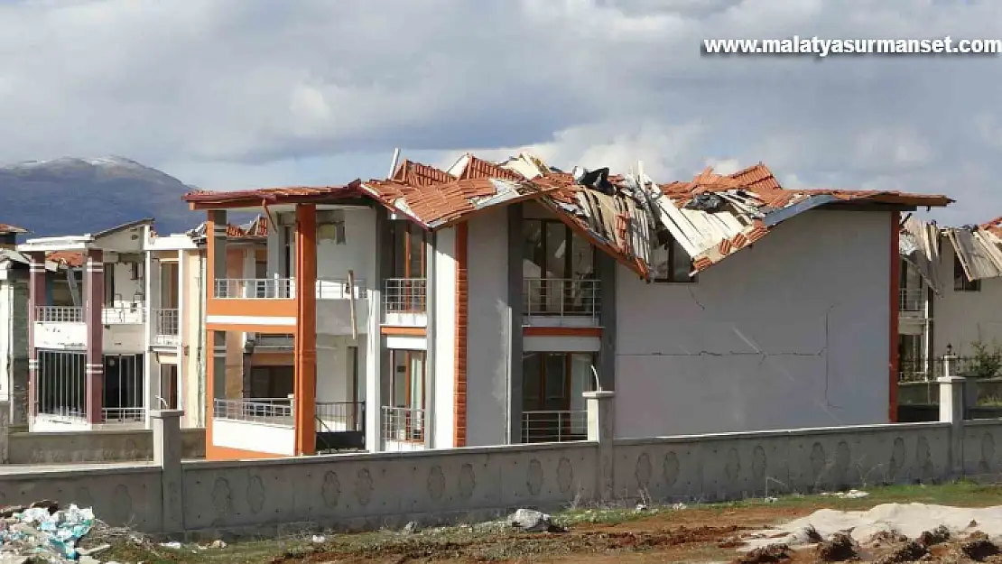 Malatya'da depremin vurduğu milyonluk 65 villa harabeye döndü