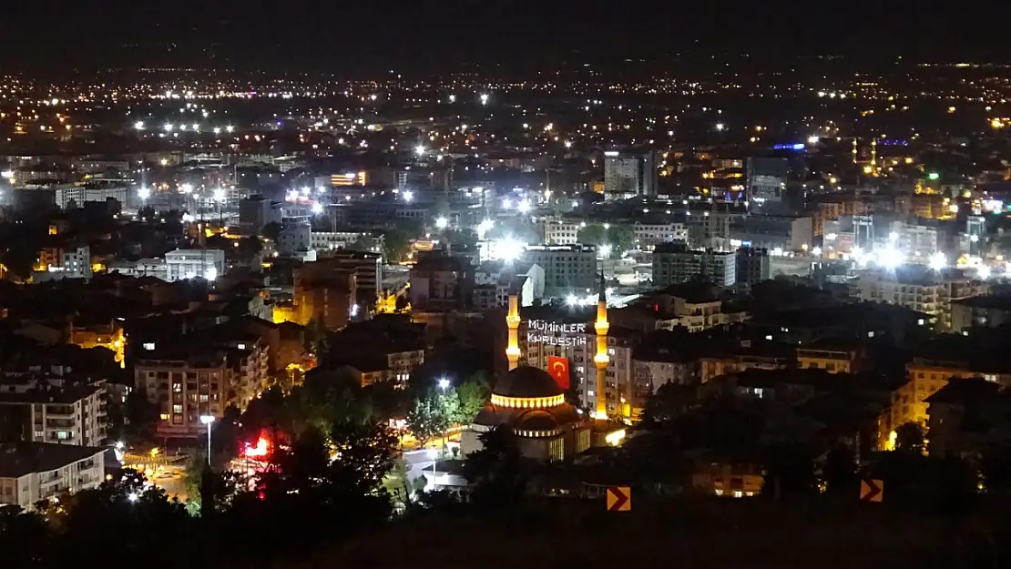 Kimse Uyuyamadı… Malatya 00.13'te Tek Ses Oldu!