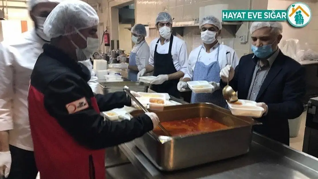 Malatya'da her gün 3 bin kişiye sıcak iftarlık