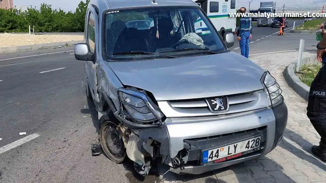 Malatya'da iki ayrı trafik kazası: 4 yaralı