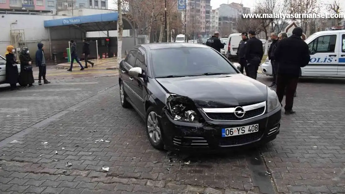 Malatya'da iki otomobil çarpıştı: 1 yaralı