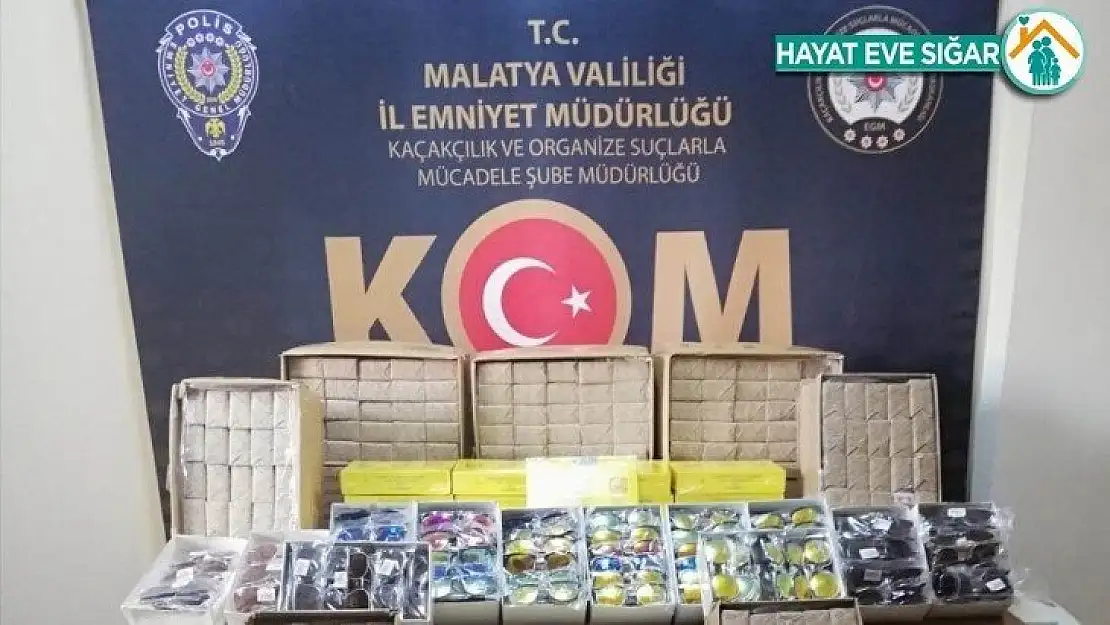 Malatya'da kaçak sigara kağıdı ve güneş gözlüğü ele geçirildi