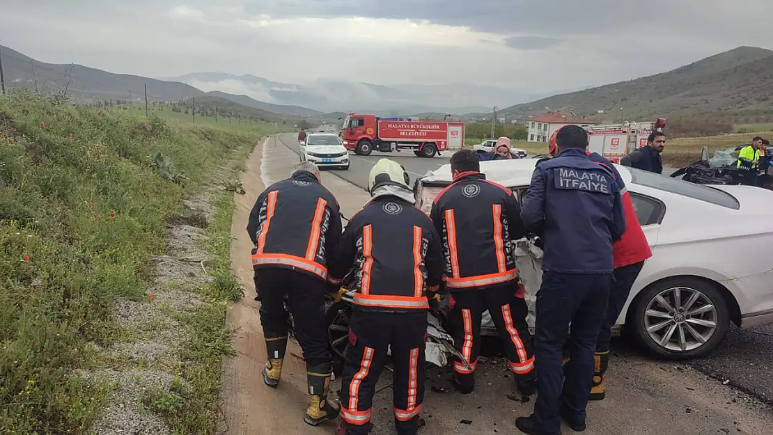 Malatya'da Kafa Kafaya Çarpışma 2 Ölü 2 Yaralı