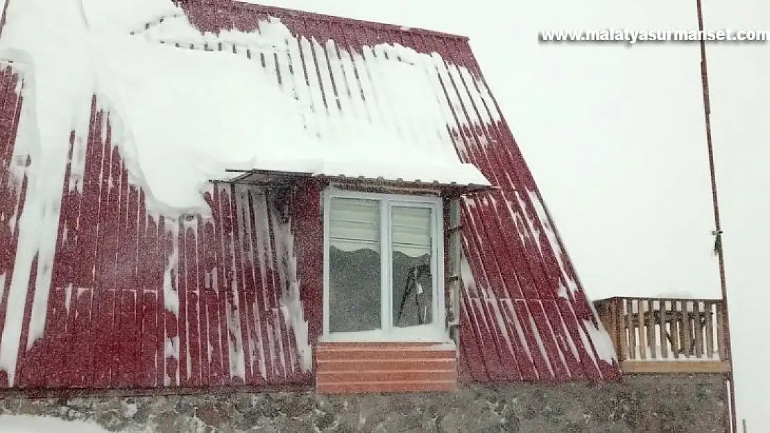 Malatya'da kar kimine çile kimine keyif