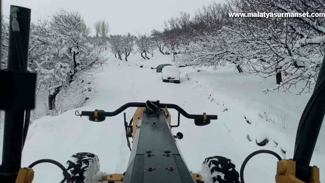 Malatya'da kar nedeniyle 15 köyün yolu kapandı