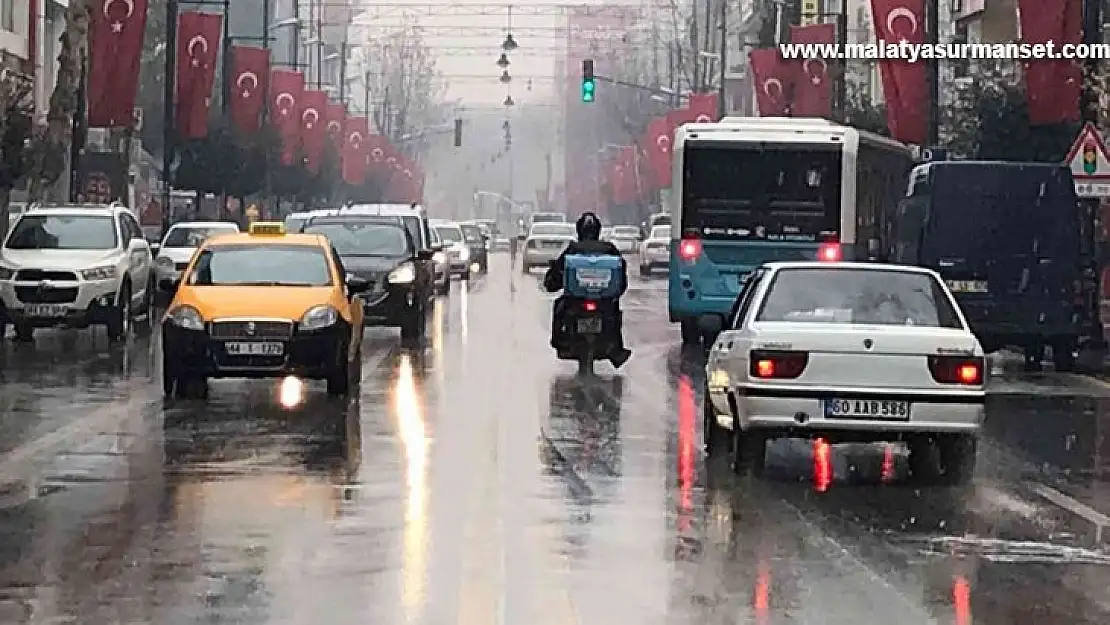 Malatya'da kar yağışı etkili oluyor