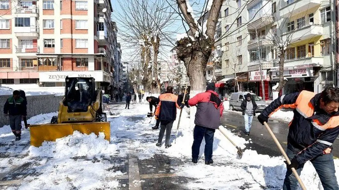 Malatya'da karla mücadele çalışması