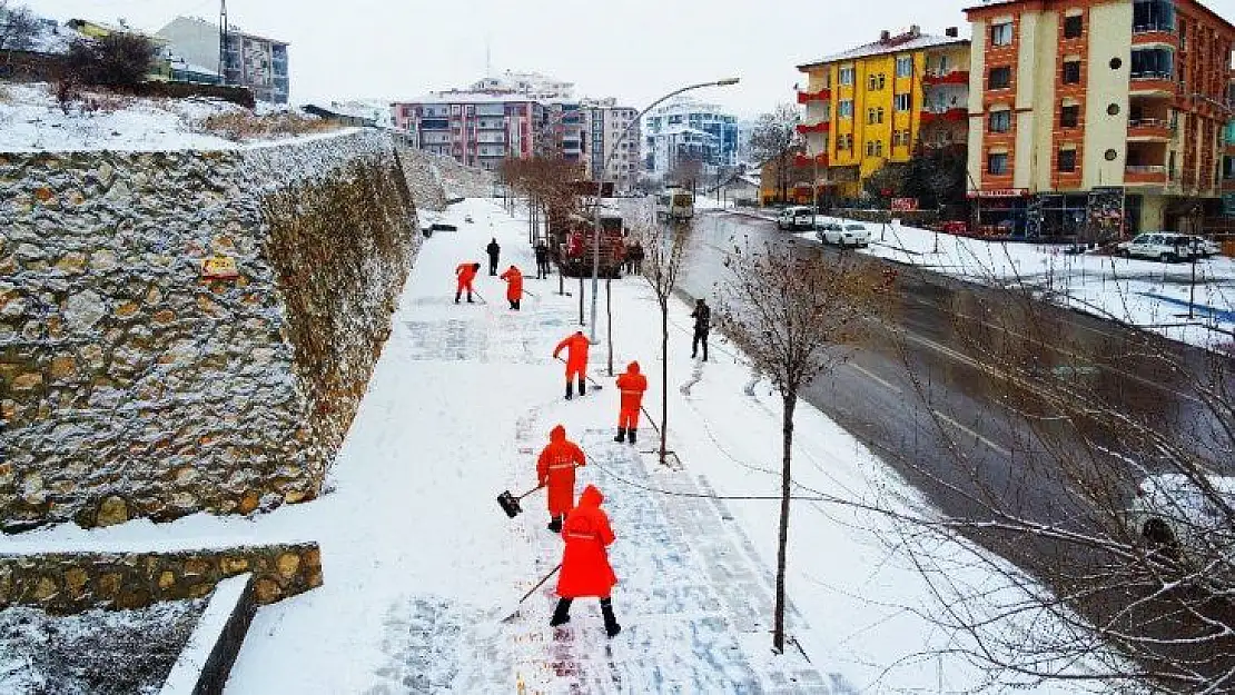 Malatya'da karla yoğun mücadele