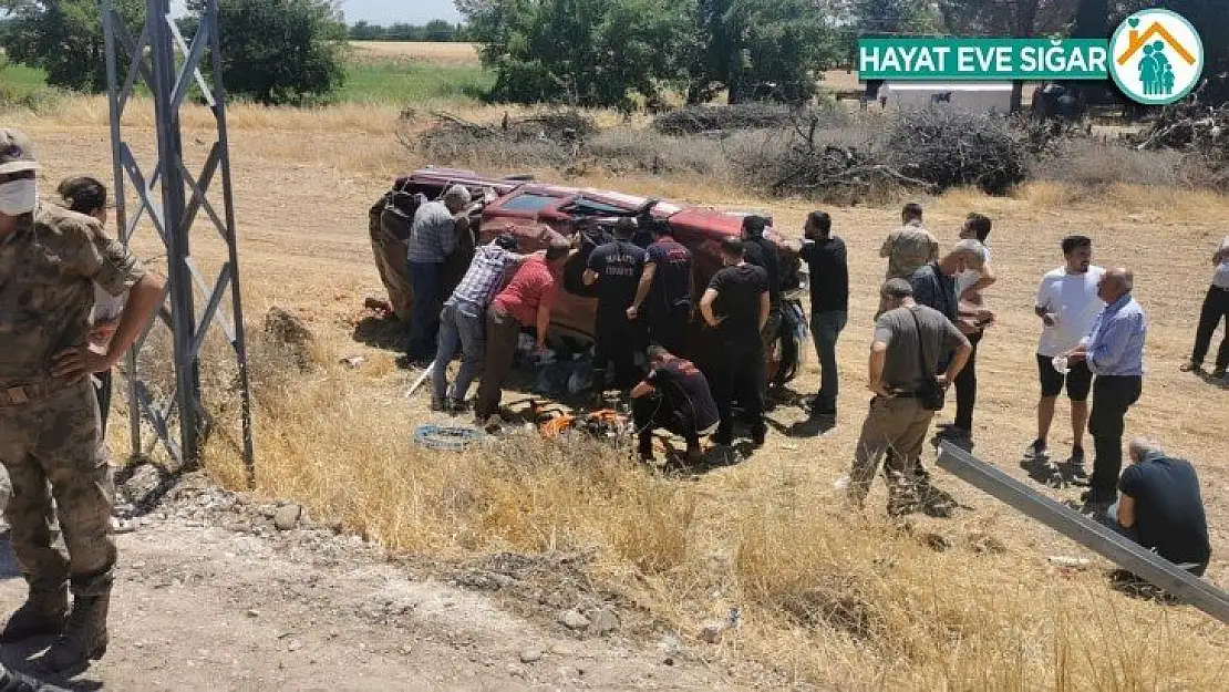 Malatya'da kontrolden çıkan araç devrildi: 5 yaralı