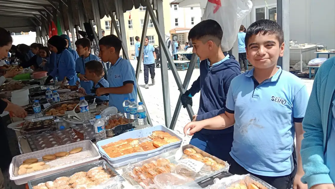 Malatya'da lise öğrencileri Filistin yararına kermes düzenlendi