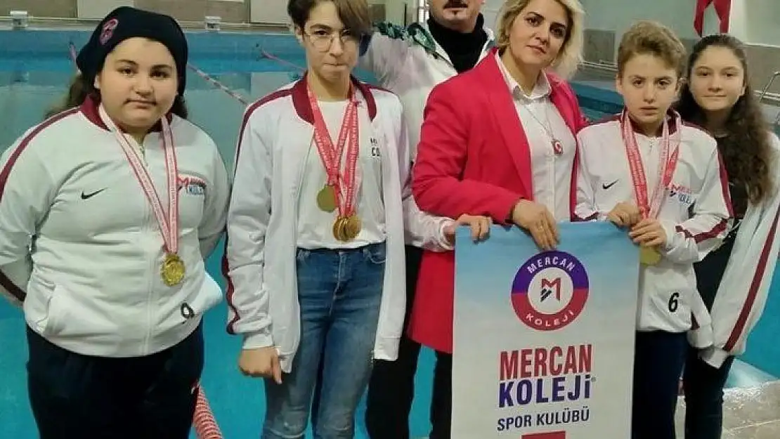 Malatya'da okullararası yüzme yarışmalarında şampiyon Mercan Koleji oldu
