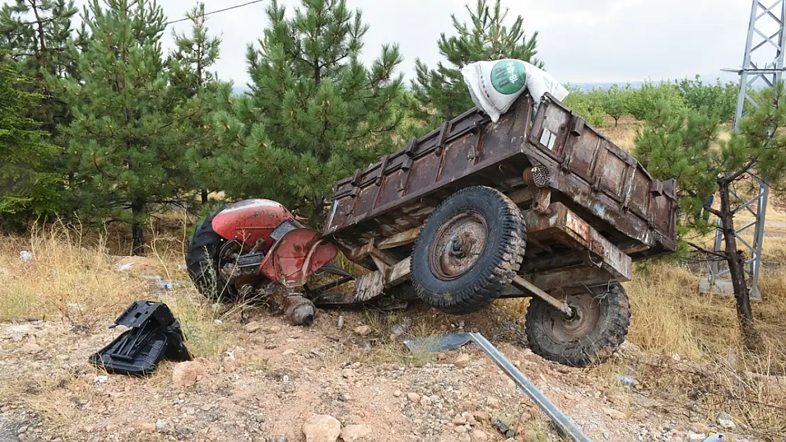 Malatya'da Otobüs İle Traktör Çarpıştı 1 Ölü 1 Ağır Yaralı