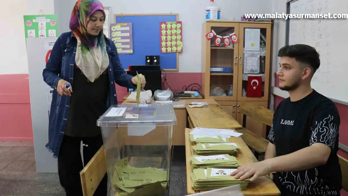 Malatya'da oy verme işlemleri devam ediyor